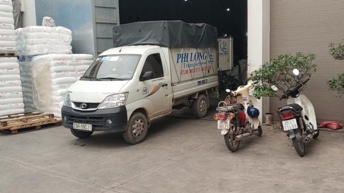 Xe tải chuyển nhà tại phố Tân Nhuệ